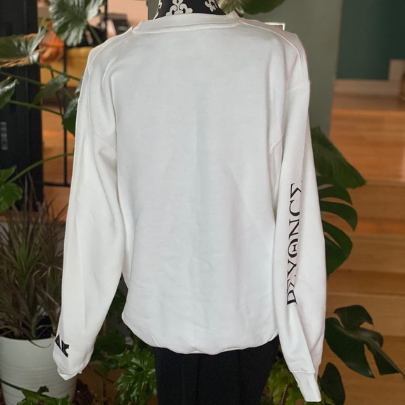 Beyonce Sweatshirt - Picture 3 of 4